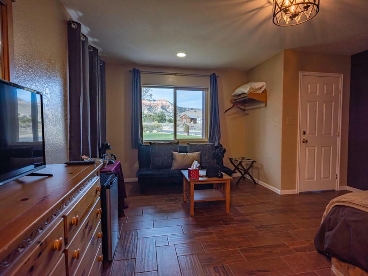 Bryce Trails Bed And Breakfast 特洛匹克 外观 照片